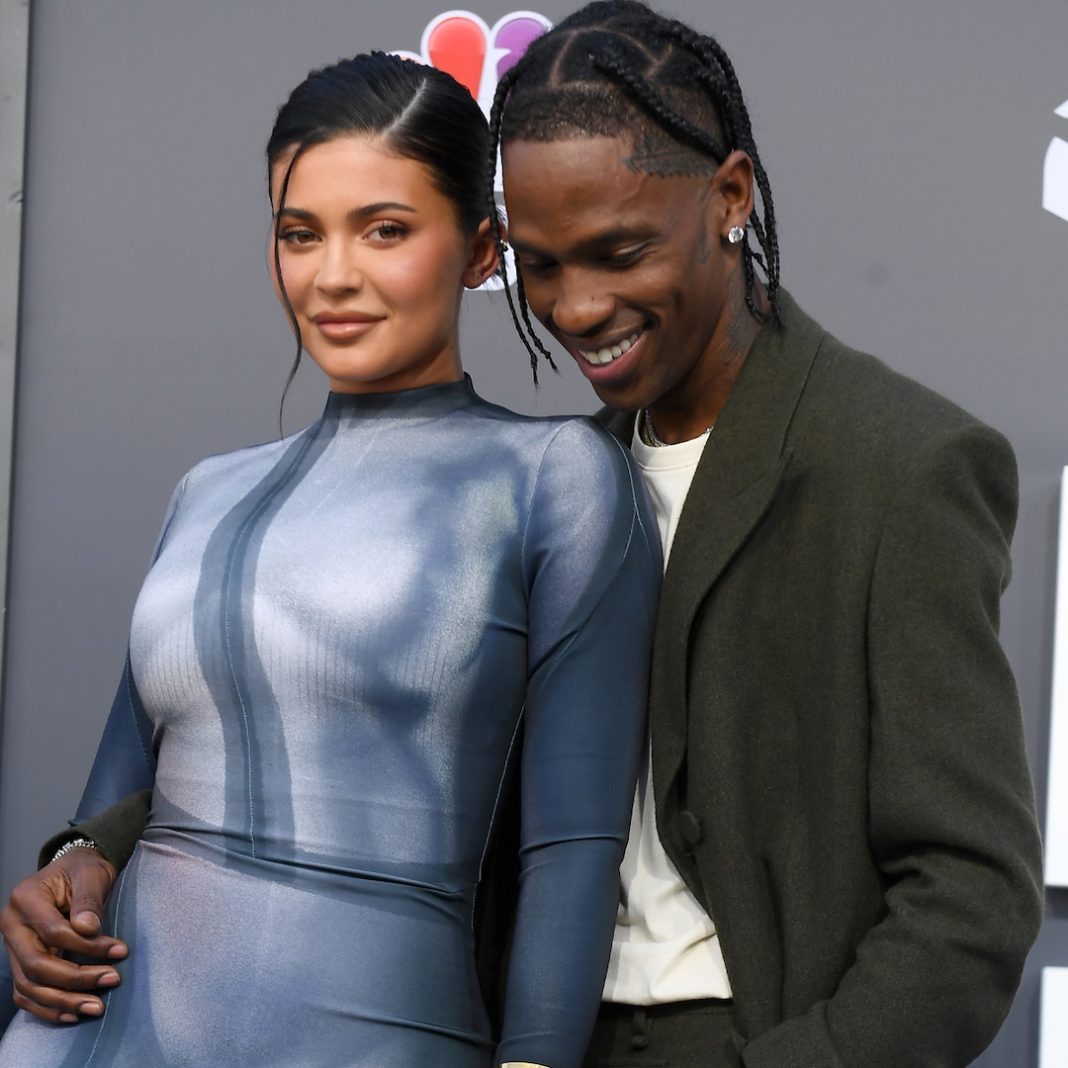 see-kylie-jenner-&-travis-scott’s-family-photo-with-stormi-and-son