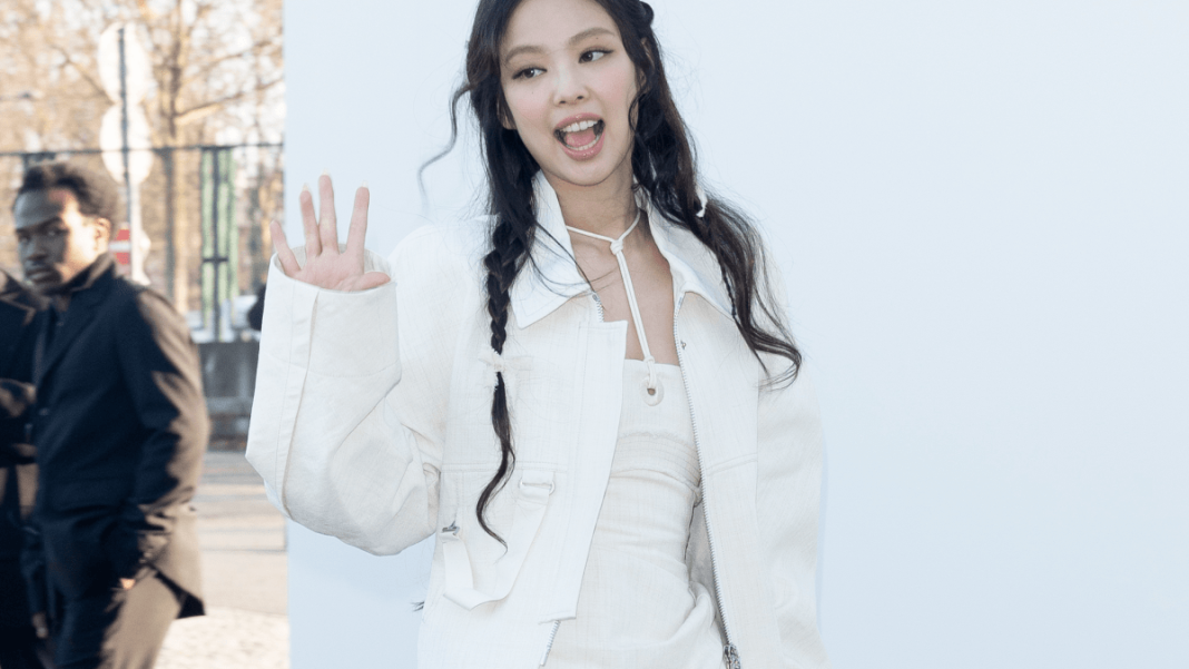 not-even-a-world-tour-can-stop-jennie-kim-from-going-to-the-jacquemus-show