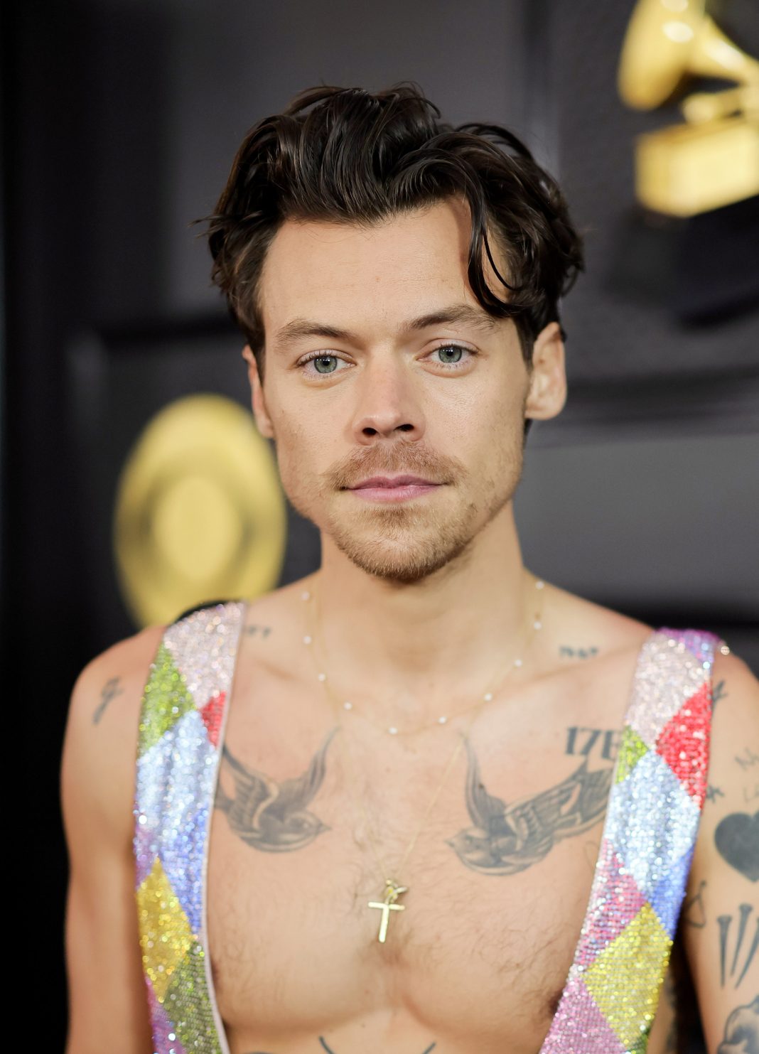 harry-styles’s-newest-wax-figure-is-so-incredibly-lifelike…-are-we-sure-it’s-fake?-—-see-photos