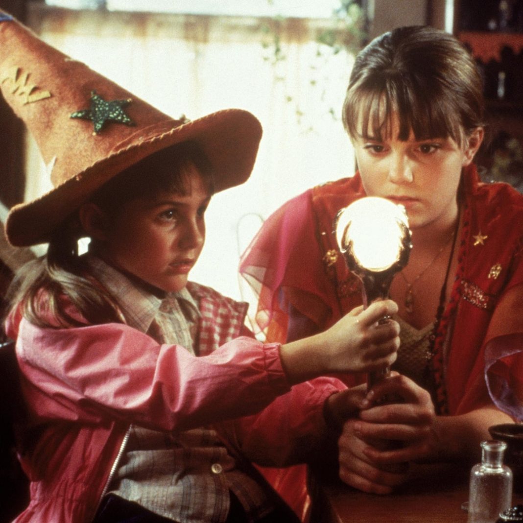 15-spooky-secrets-about-the-halloweentown-franchise-revealed